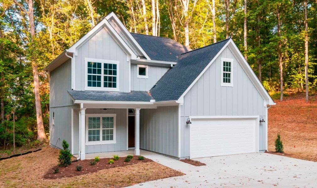James Hardie Lap and Board&Batten siding in Pearl Gray Color Top siding installation company in Boise - lap, board and batten, vertical and horizontal siding installation