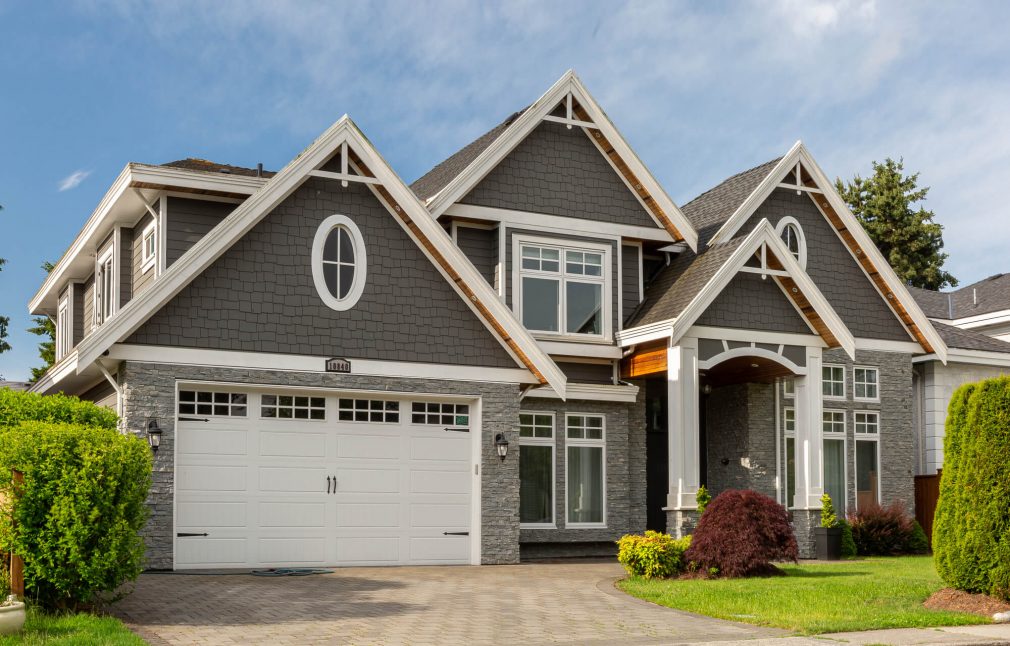 James Hardie Staggered Gray Slate Exterior home siding - installation, replacement and repair cost of James Hardie, cedar, vinyl siding in Portland